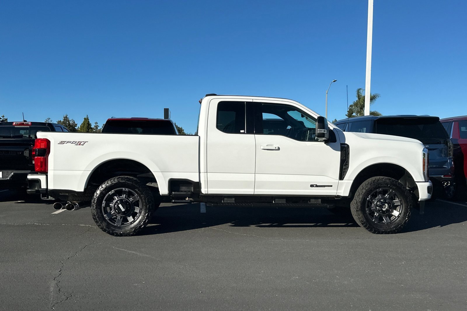 Used 2024 Ford F250 Lariat w/ Sport Appearance Package image 4