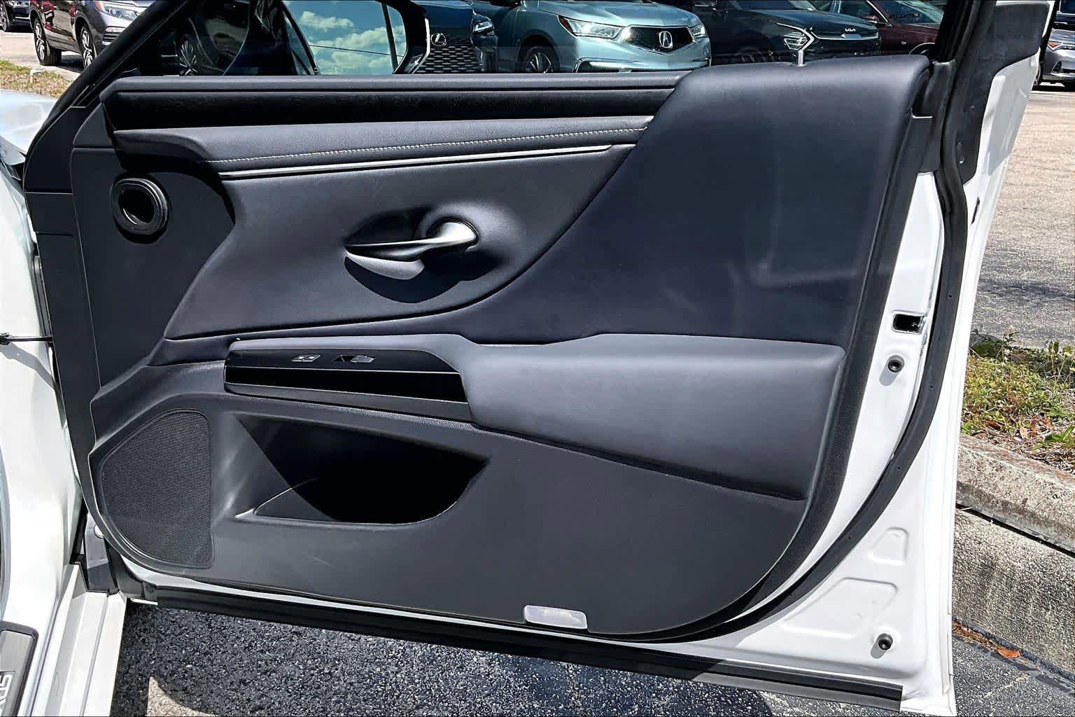 Used 2024 Lexus ES 350 w/ Premium Package FWD image 27