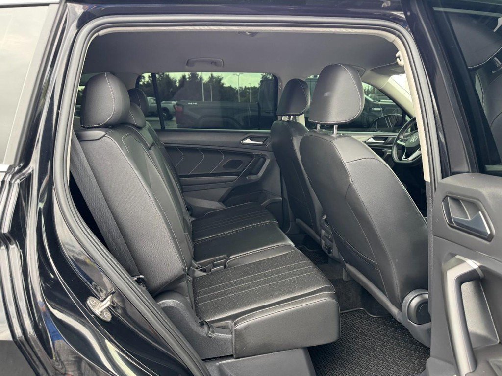 Used 2023 Volkswagen Tiguan SE FWD image 13