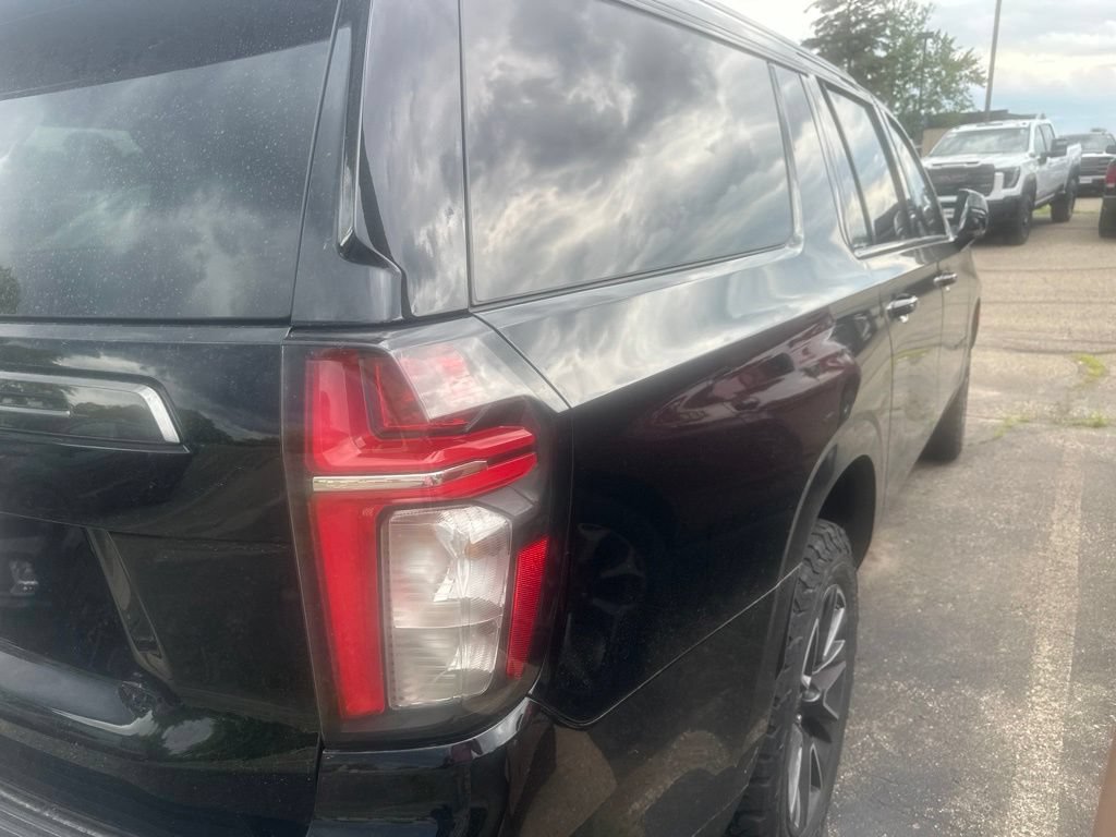 Used 2022 Chevrolet Suburban Z71 w/ Z71 Off-Road Package AWD/4WD image 8