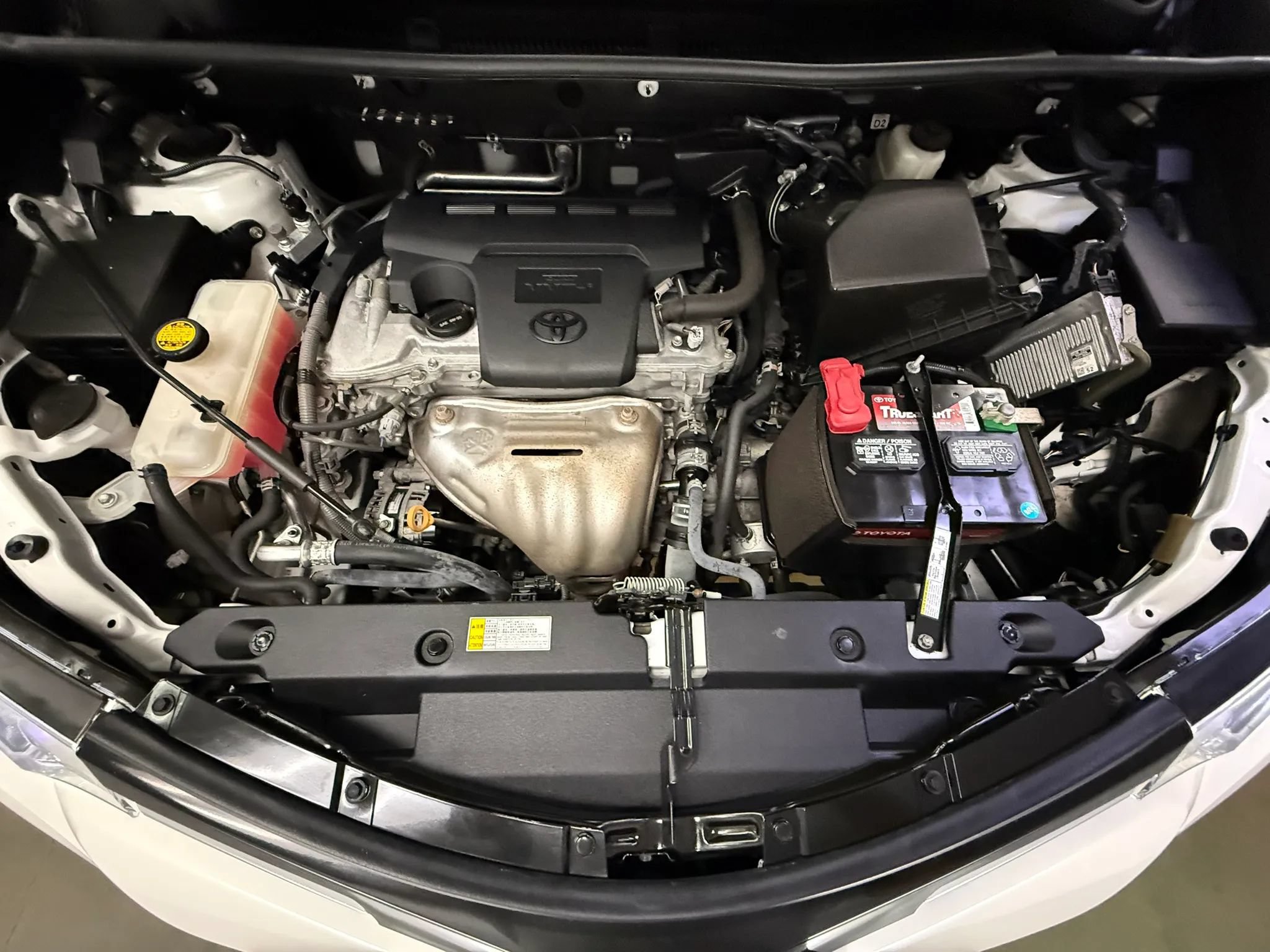 Used 2018 Toyota RAV4 Limited w/ Advanced Technology Package AWD/4WD image 25