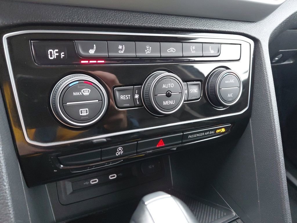 Used 2022 Volkswagen Atlas SEL Premium image 48