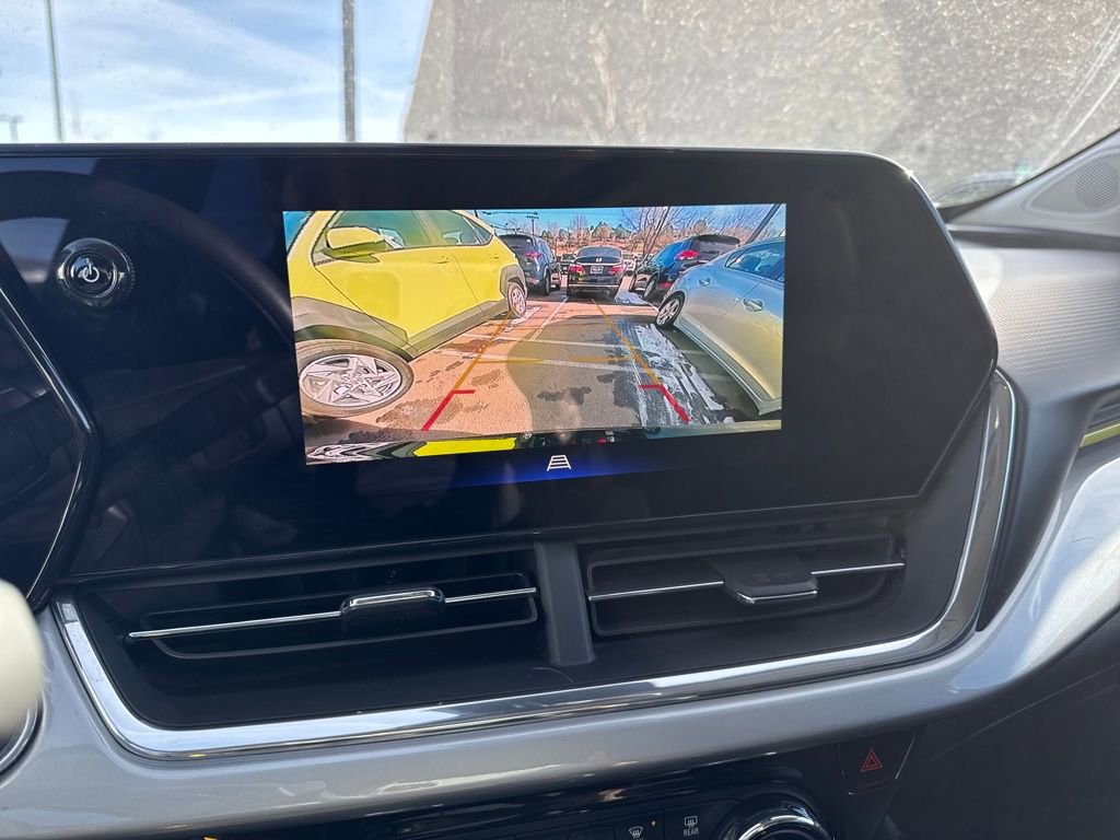 Used 2024 Chevrolet Trax LT image 38