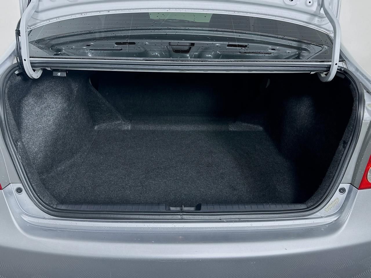 Used 2010 Honda Civic LX image 36