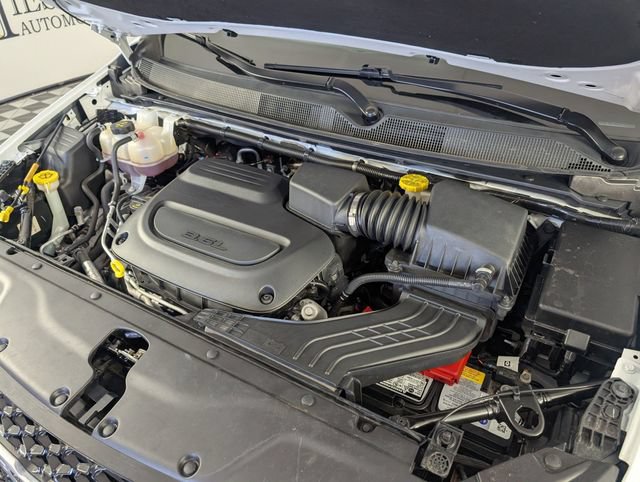 Used 2025 Chrysler Pacifica Select FWD image 33