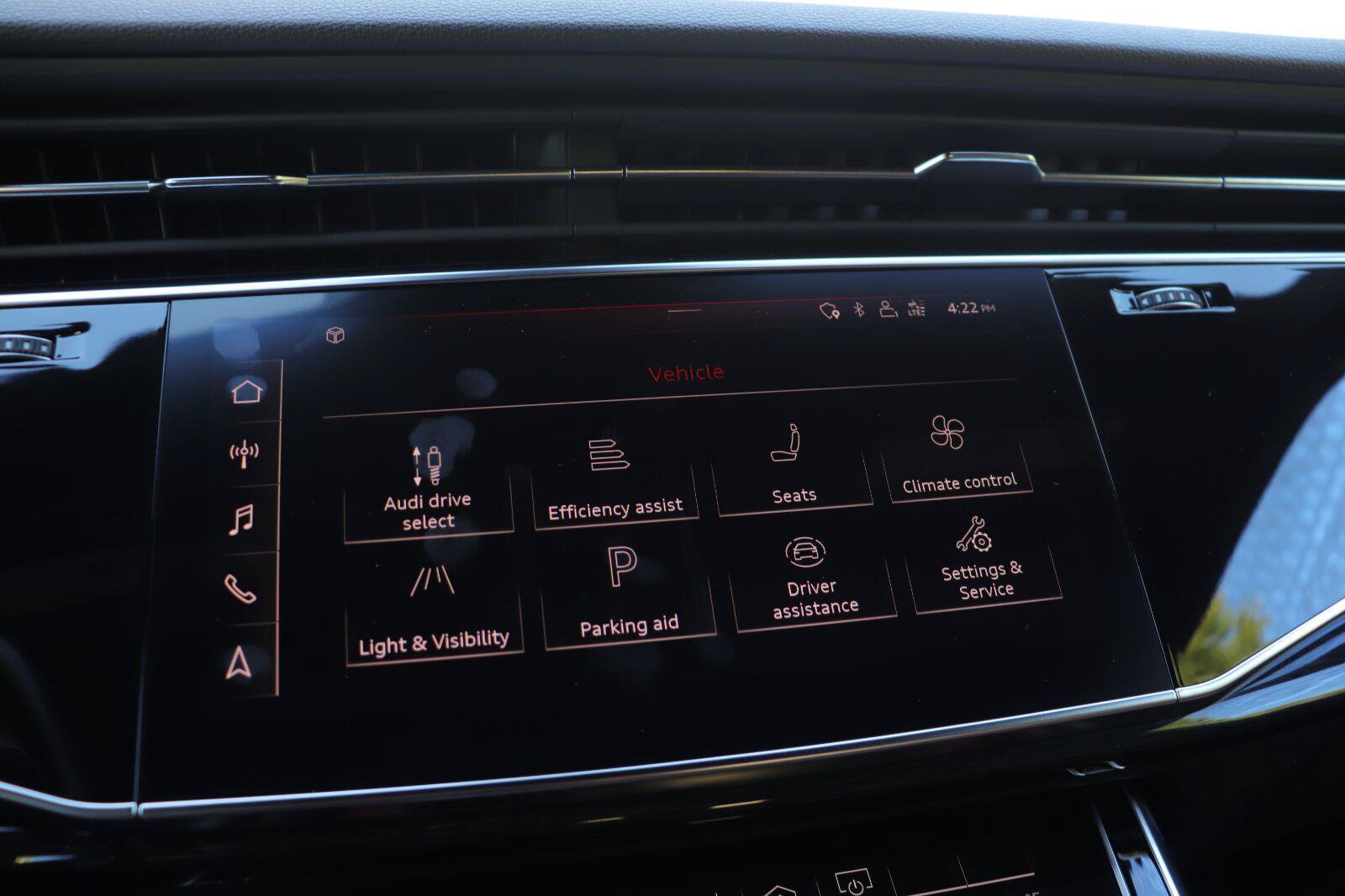 Used 2019 Audi Q8 Premium w/ Convenience Package AWD/4WD image 34
