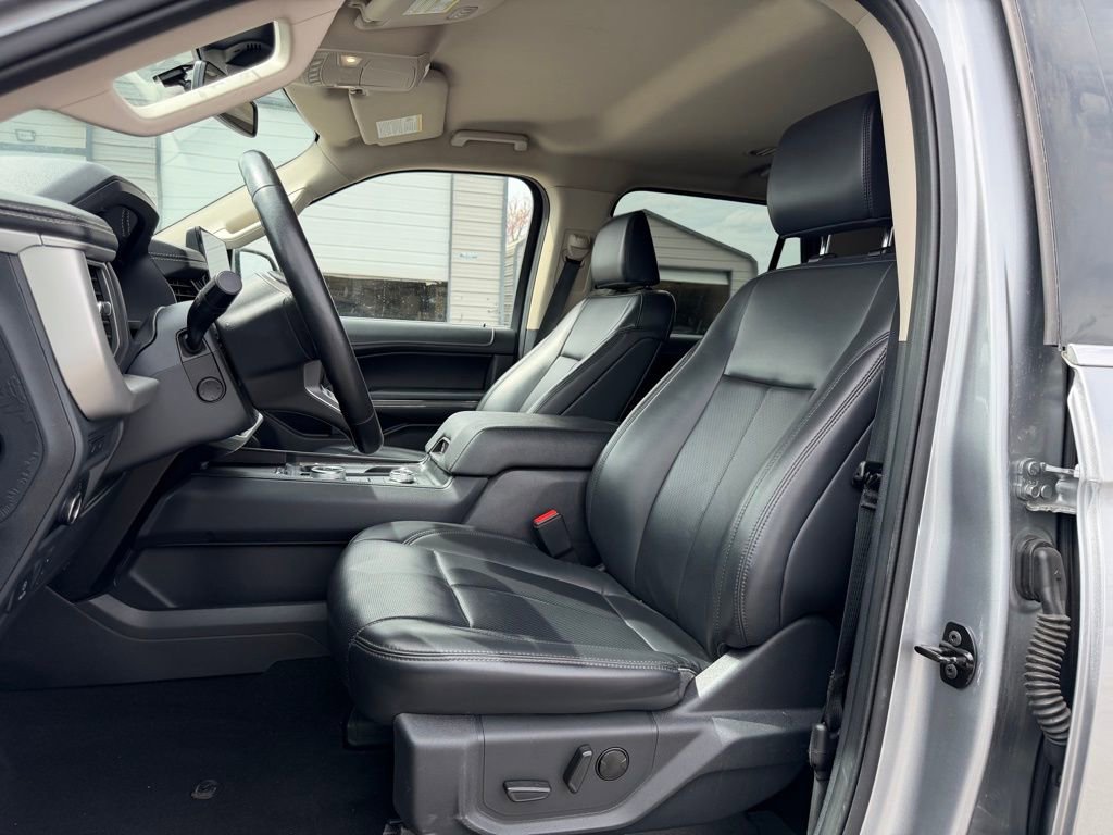 Used 2024 Ford Expedition Max XLT image 12