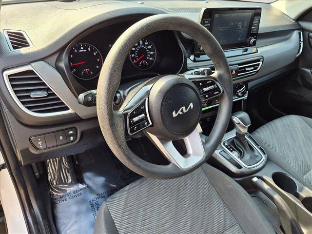 Used 2023 Kia Seltos LX AWD/4WD image 10