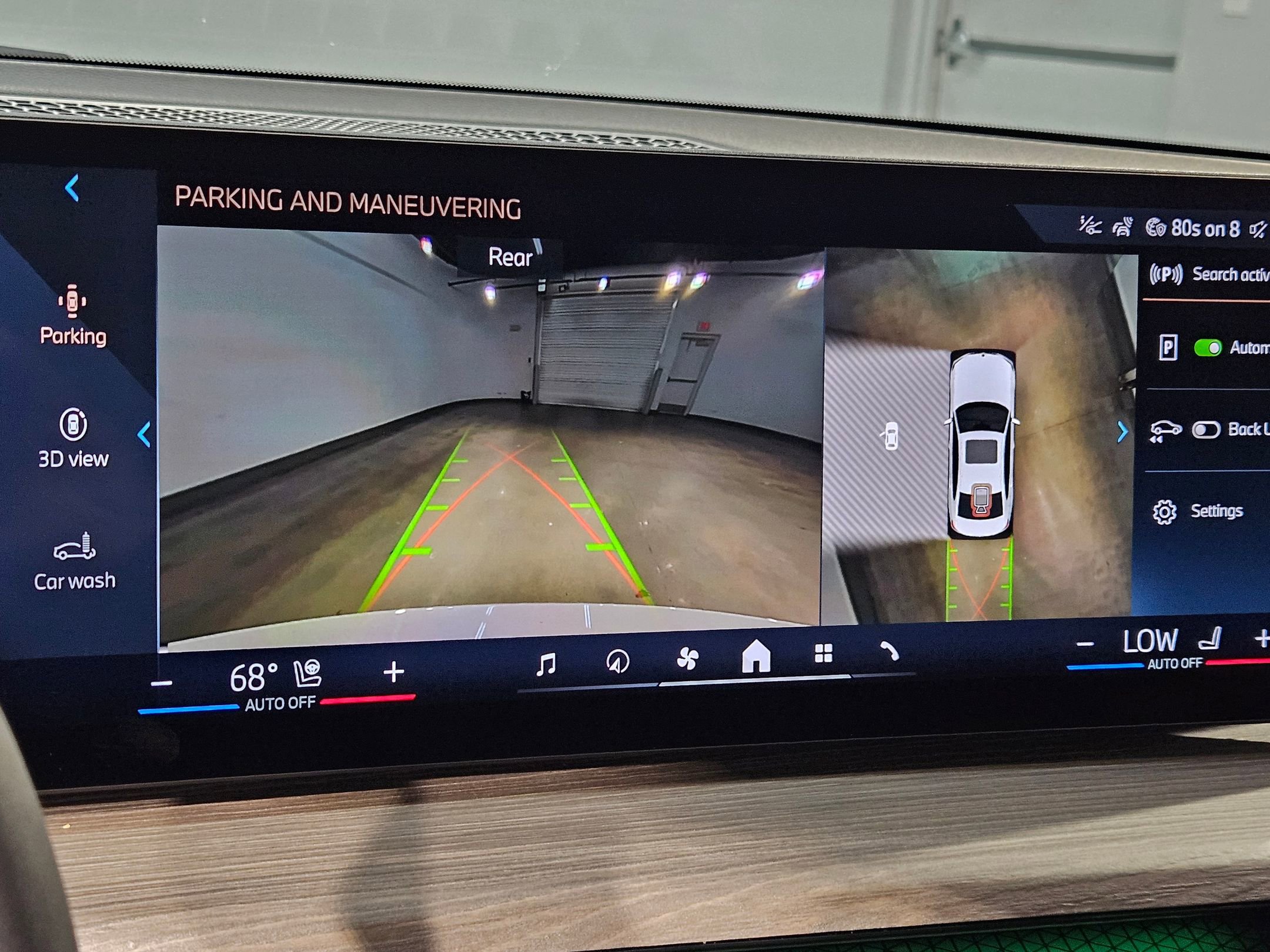 Used 2025 BMW 330i Sedan w/ Premium Package image 32