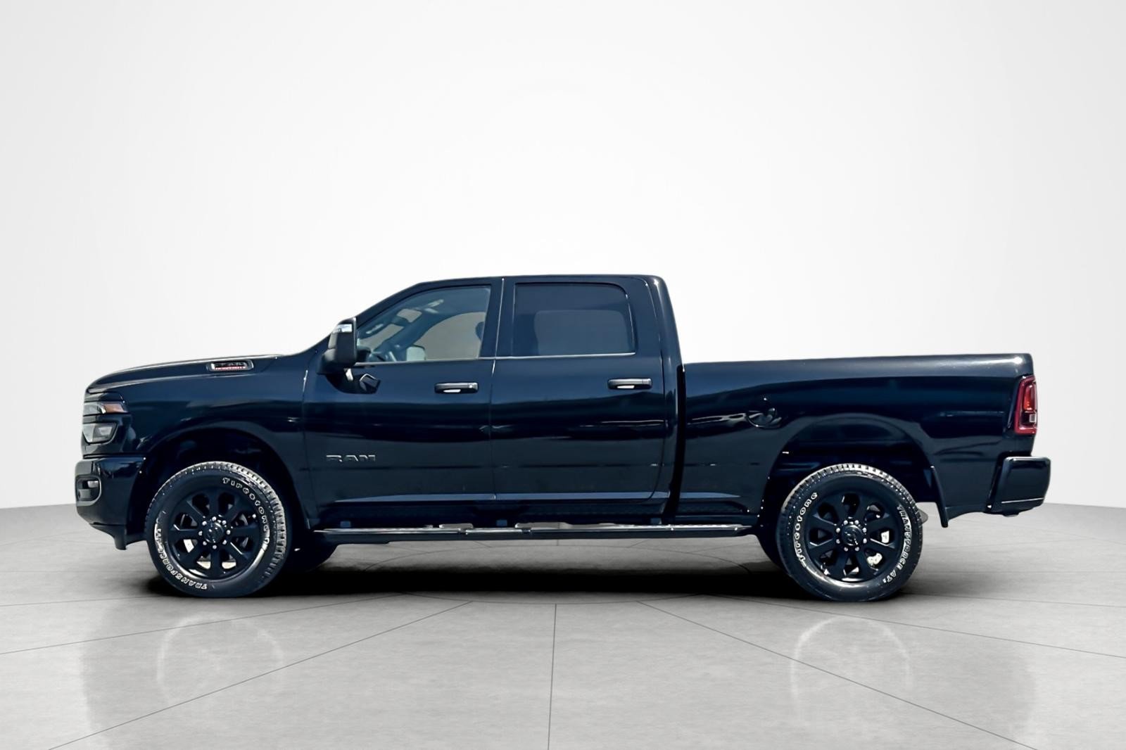 Used 2026 RAM 2500 Big Horn AWD/4WD image 2