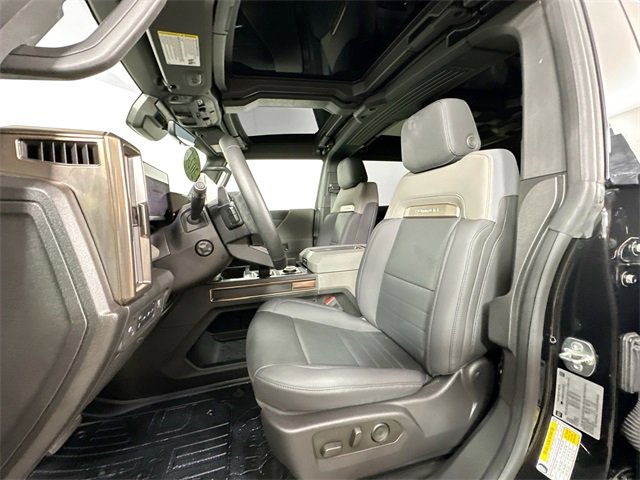 Used 2024 GMC Hummer EV 2X w/ Extreme Off-Road Package image 4