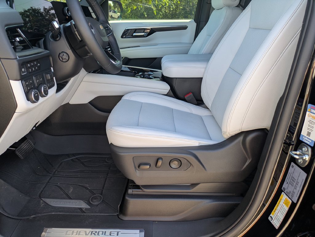 Used 2026 Chevrolet Tahoe Premier AWD/4WD image 10
