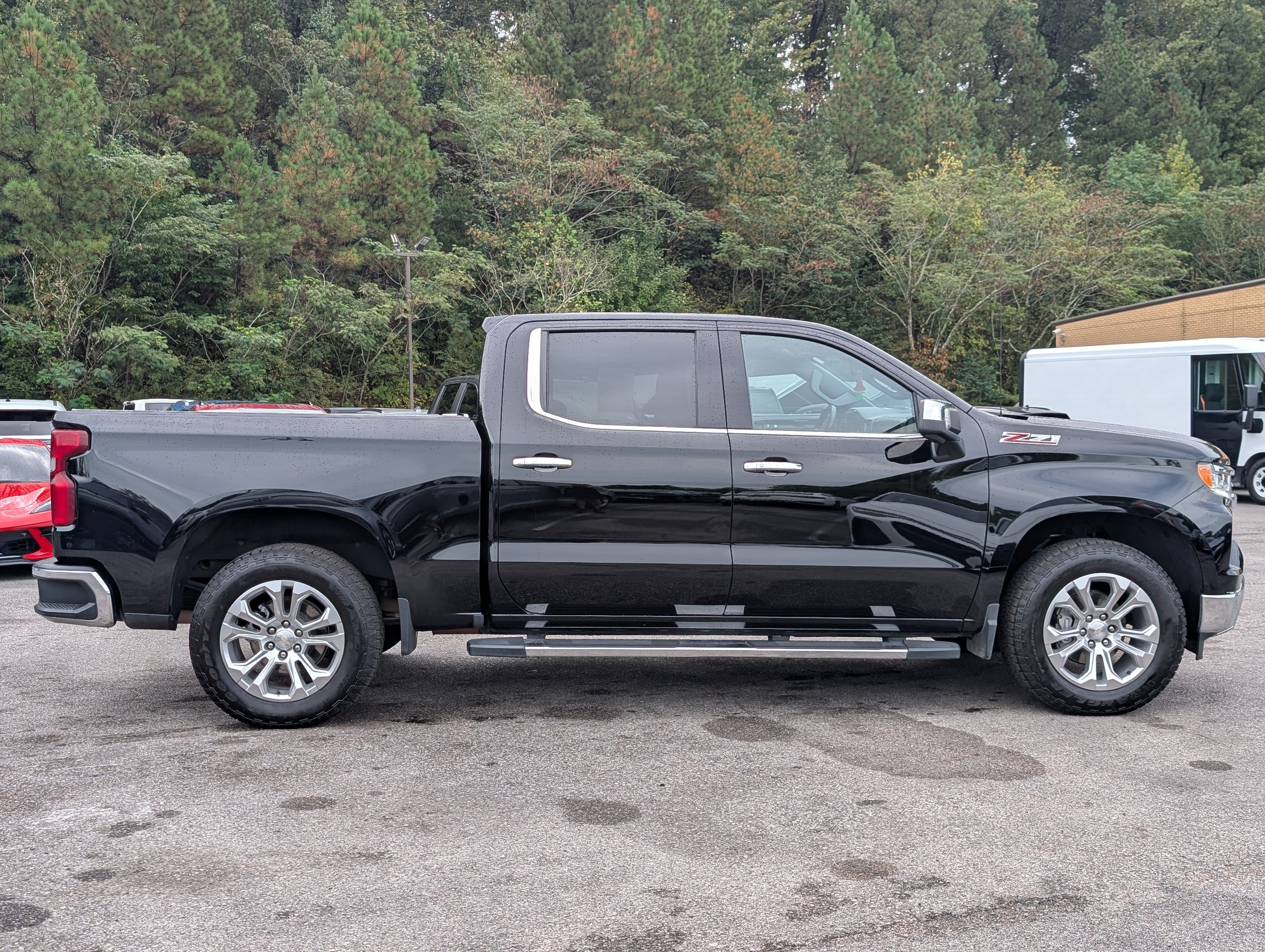 Used 2024 Chevrolet Silverado 1500 LTZ AWD/4WD image 10