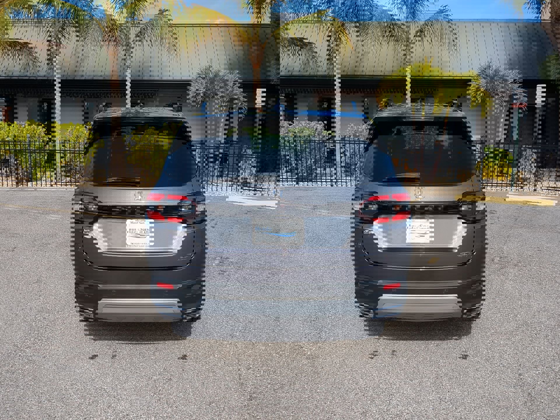 Used 2024 Honda Pilot Touring image 7