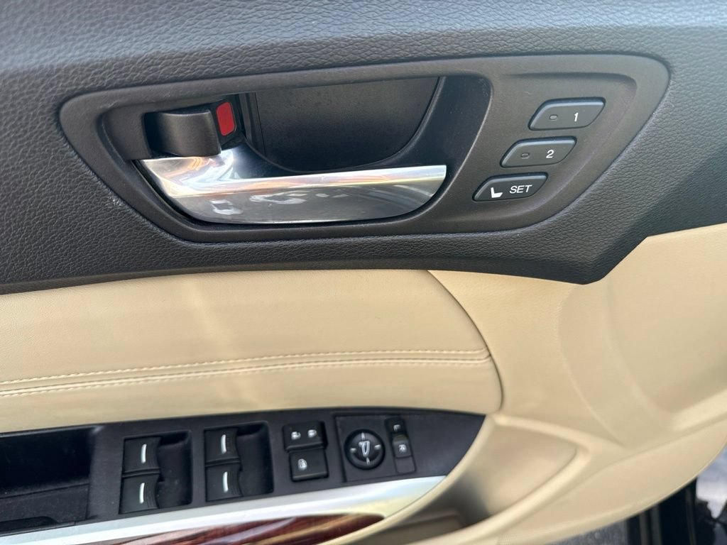 Used 2017 Acura TLX w/ Technology Package FWD image 16
