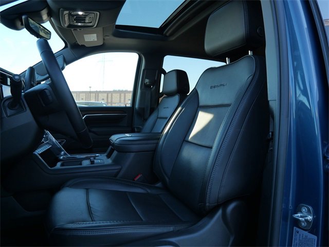Used 2024 GMC Sierra 3500 Denali w/ Denali Reserve Package image 11