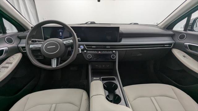 Used 2025 Hyundai Sonata SEL FWD image 24