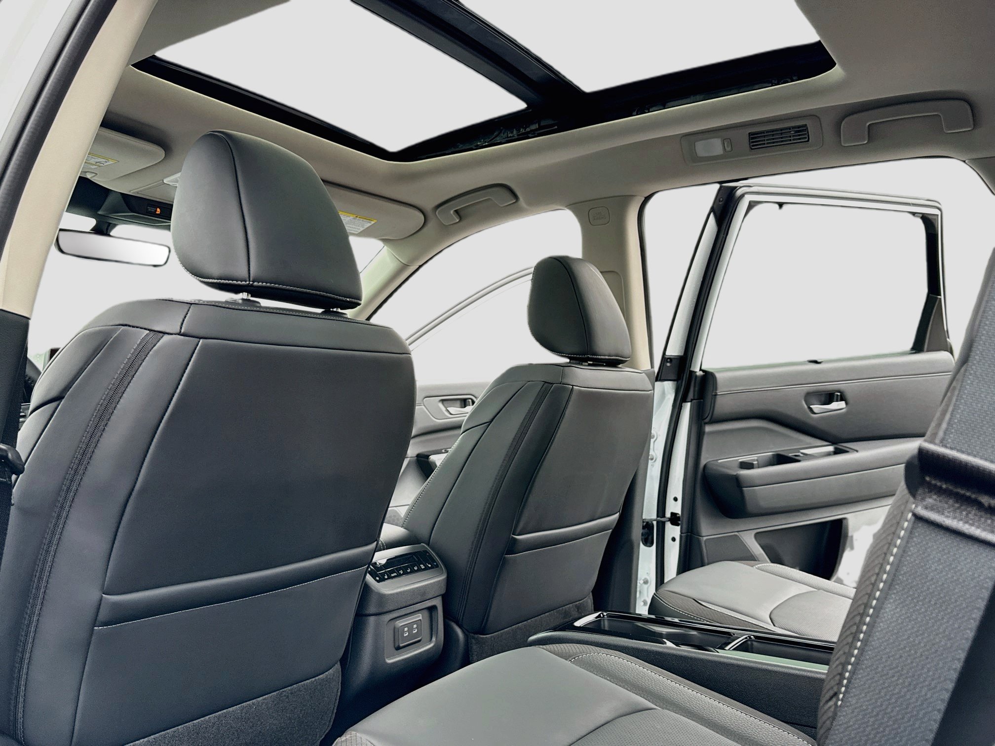 New 2026 Nissan Pathfinder SL AWD/4WD image 7