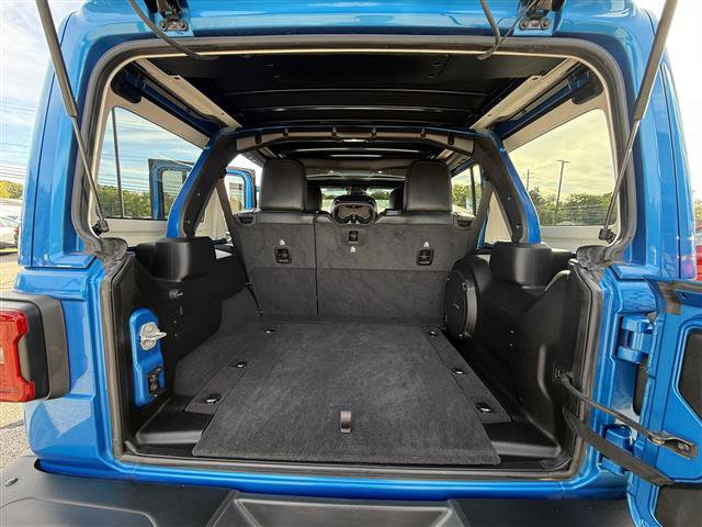 Used 2024 Jeep Wrangler Unlimited Rubicon image 25