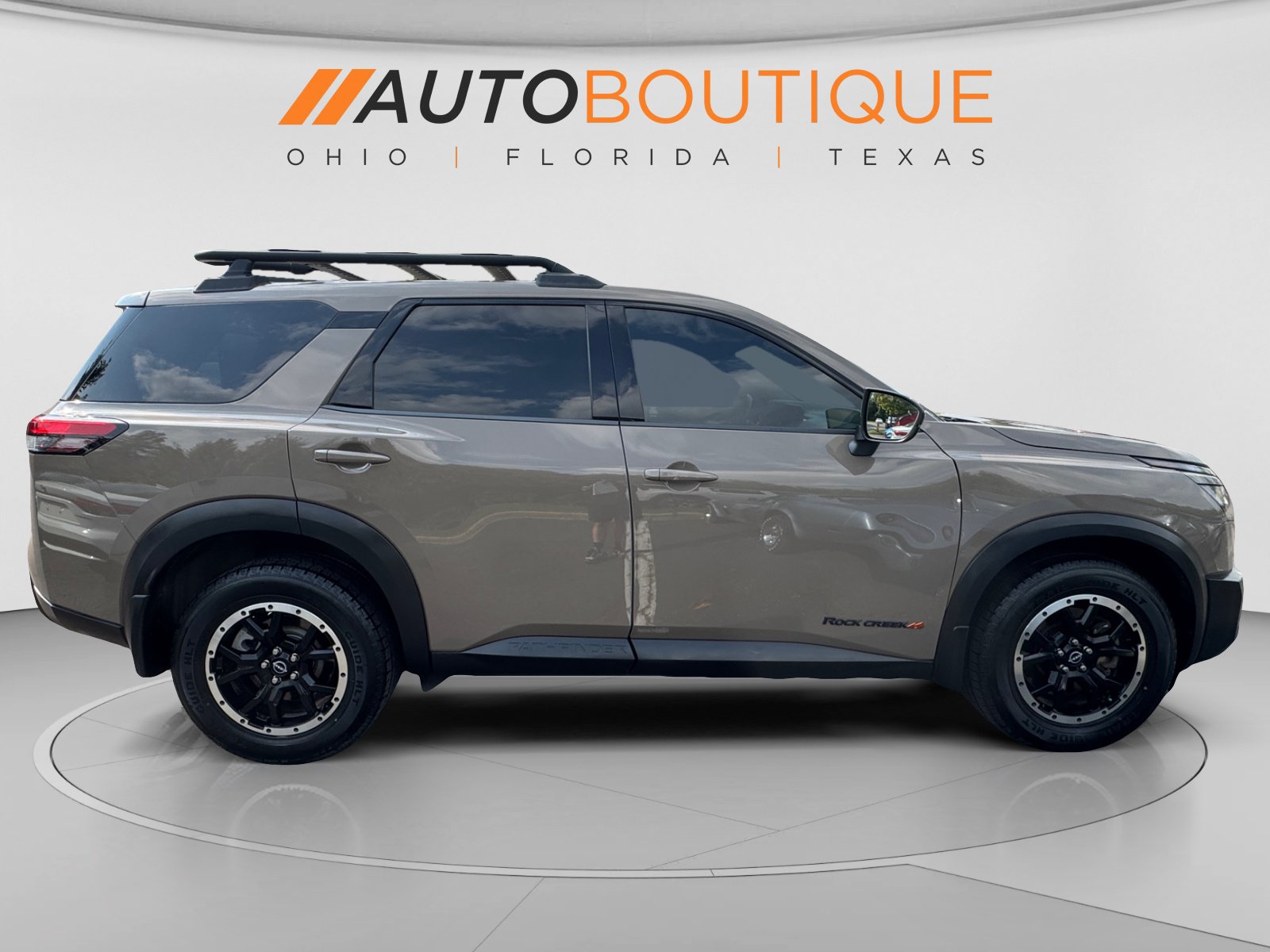 Used 2023 Nissan Pathfinder Rock Creek AWD/4WD image 6