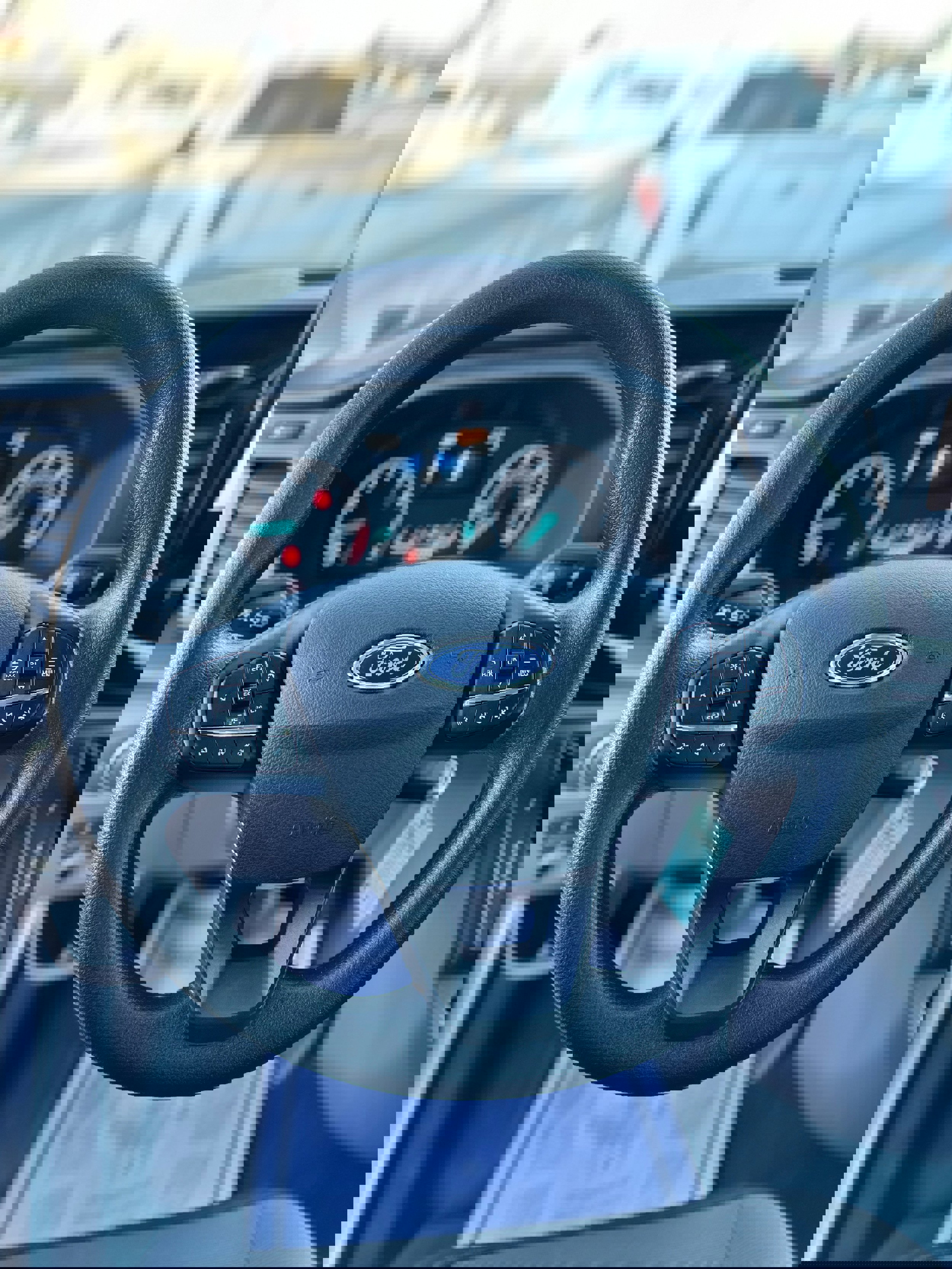 Used 2025 Ford Transit 350 XLT image 9