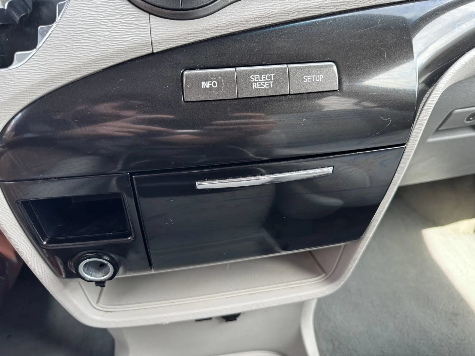 Used 2013 Toyota Sienna LE w/ Towing Pkg FWD image 27