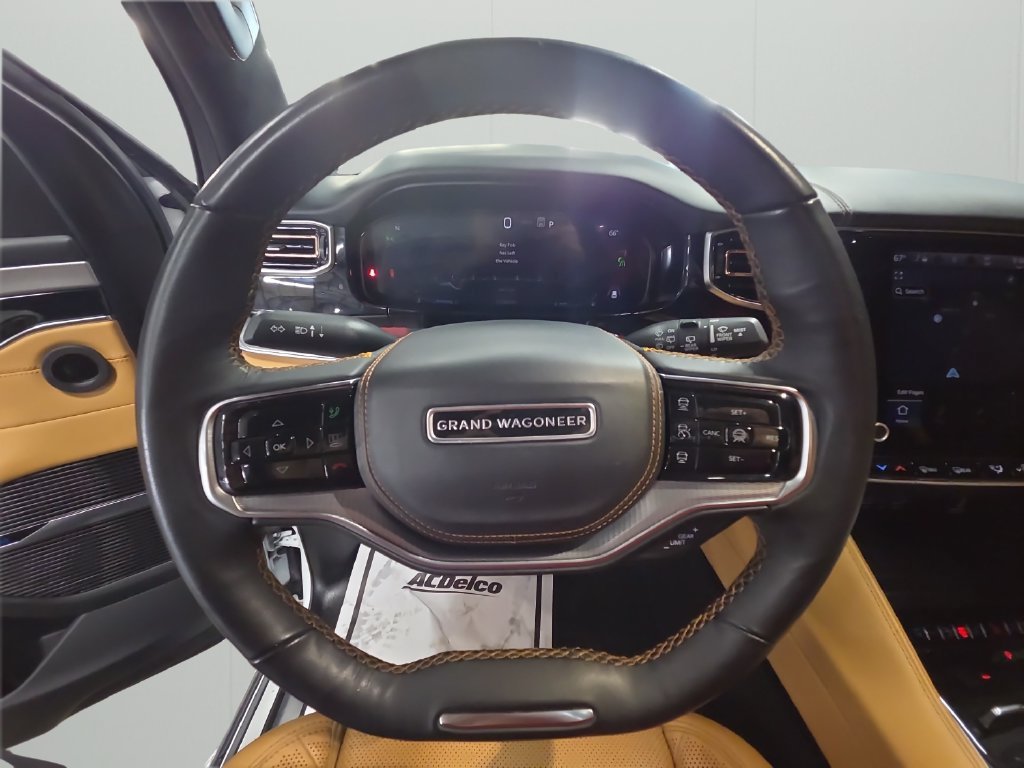 Used 2023 Jeep Grand Wagoneer Series III AWD/4WD image 36