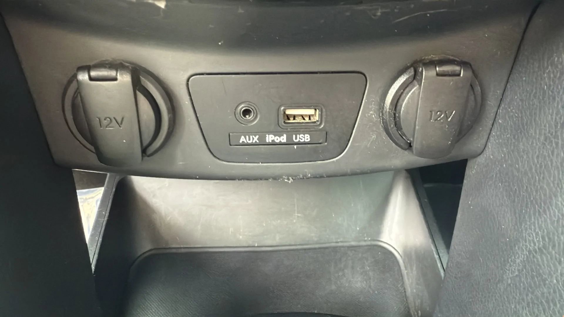 Used 2017 Hyundai Elantra GT FWD image 35