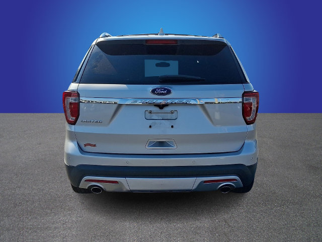 Used 2017 Ford Explorer Limited w/ Equipment Group 301A FWD image 5