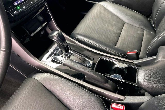 Used 2016 Honda Accord Sport image 17