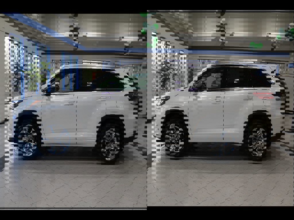 Used 2019 Toyota Highlander Limited image 8