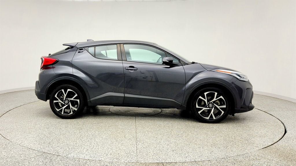 Used 2021 Toyota C-HR XLE FWD image 4