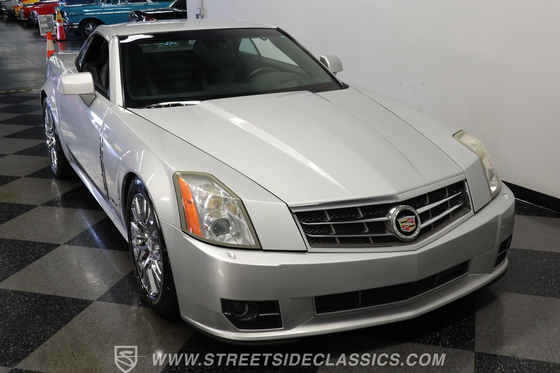 Used 2009 Cadillac XLR image 14