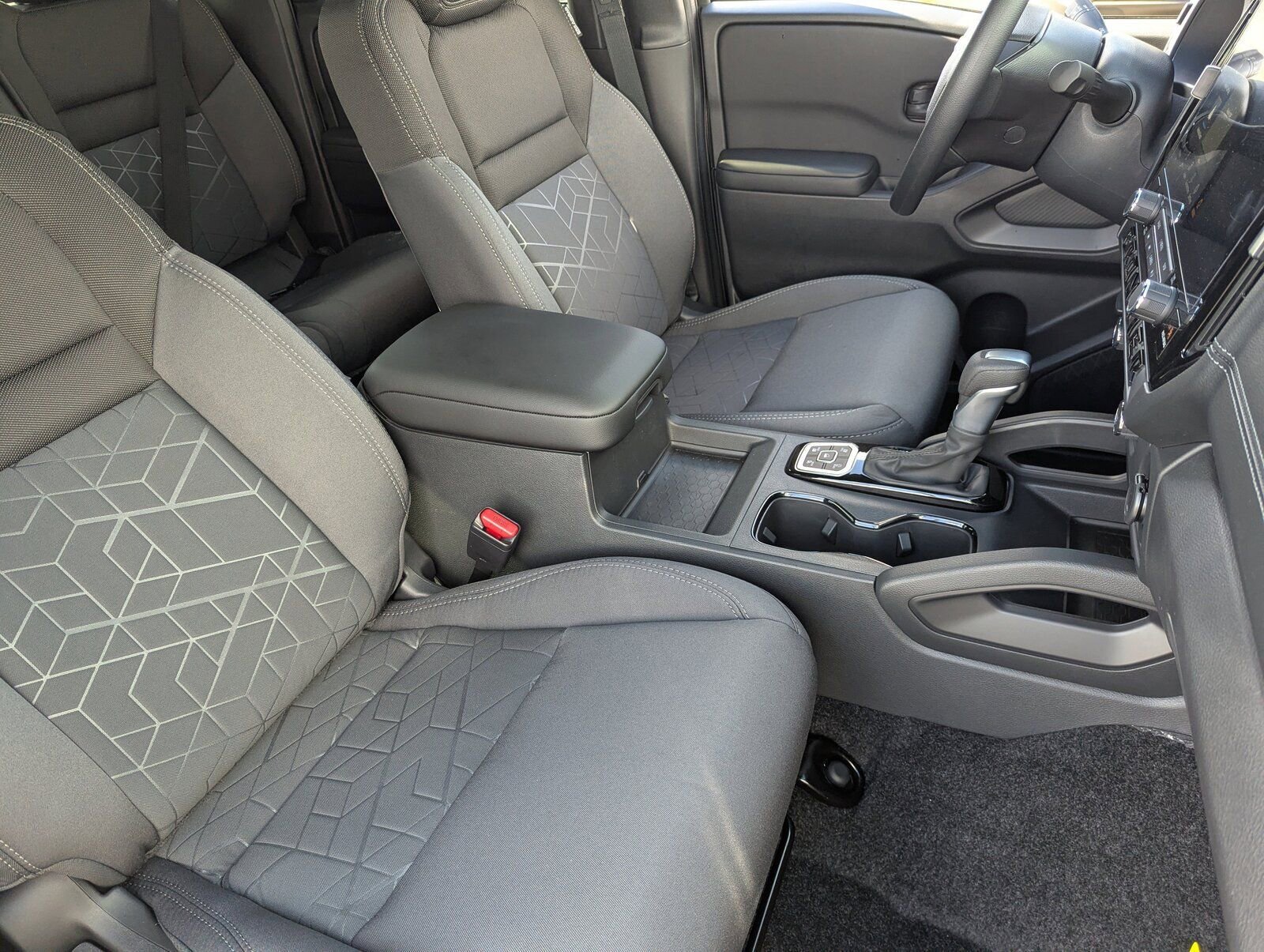 New 2026 Nissan Frontier SV w/ Tow Package AWD/4WD image 28