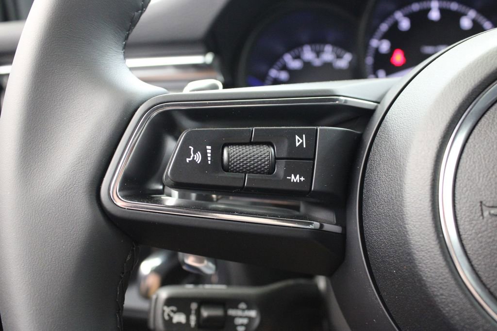 New 2026 Porsche Macan image 33