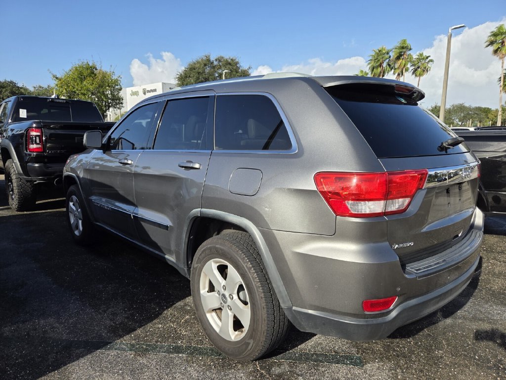 Used 2011 Jeep Grand Cherokee Laredo RWD image 4