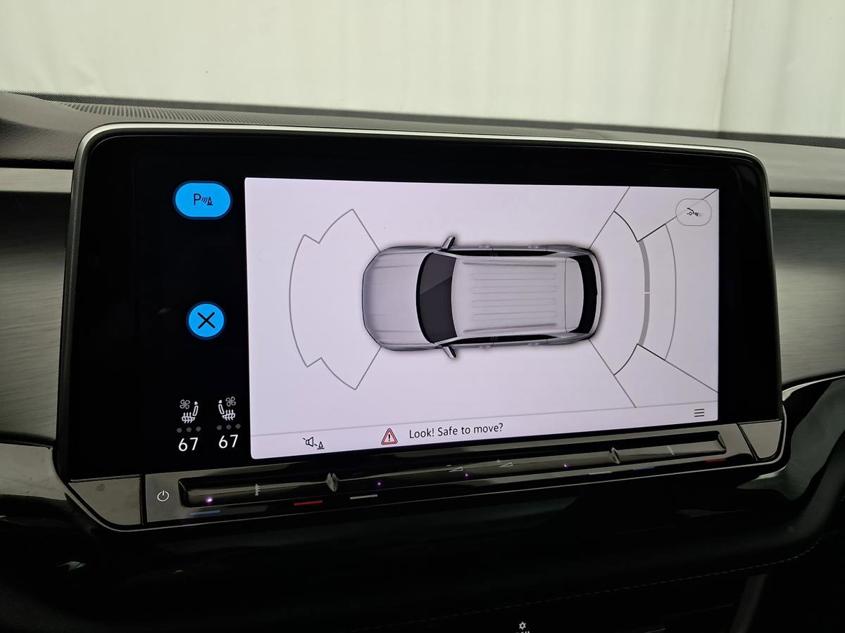 Used 2025 Volkswagen Atlas Cross Sport SE image 38