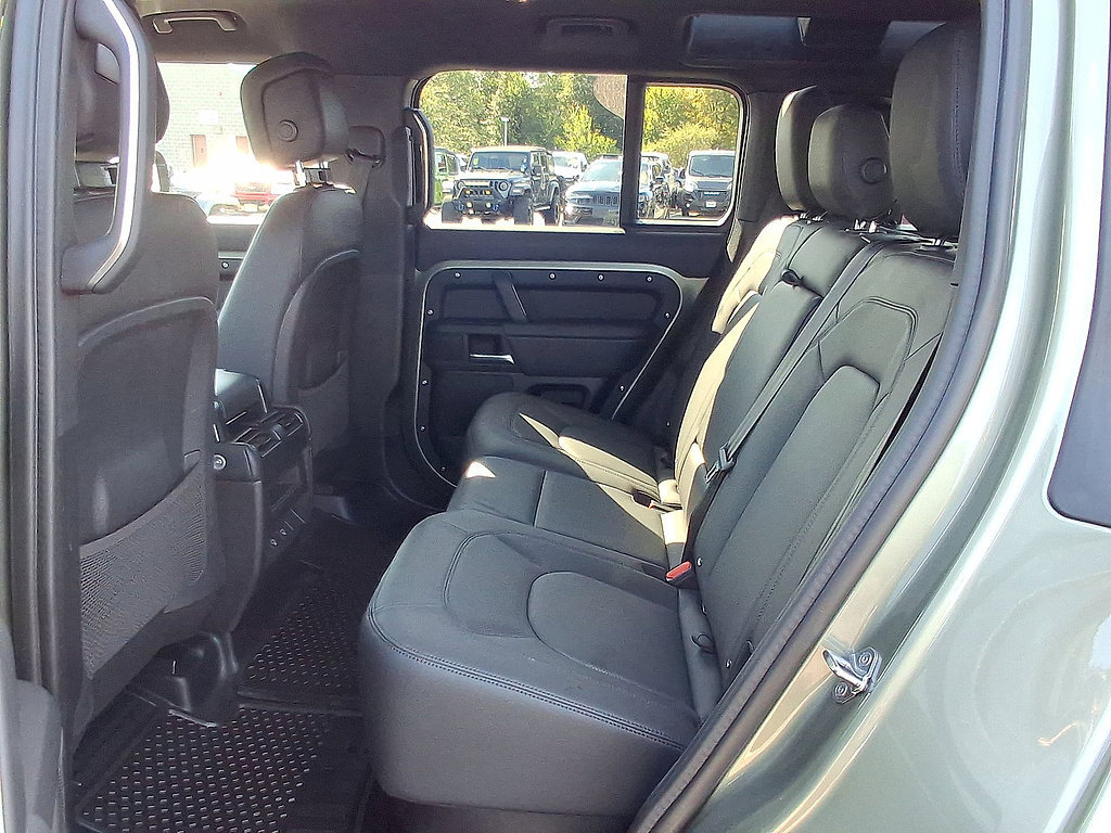 Used 2025 Land Rover Defender 110 X-Dynamic SE AWD/4WD image 26