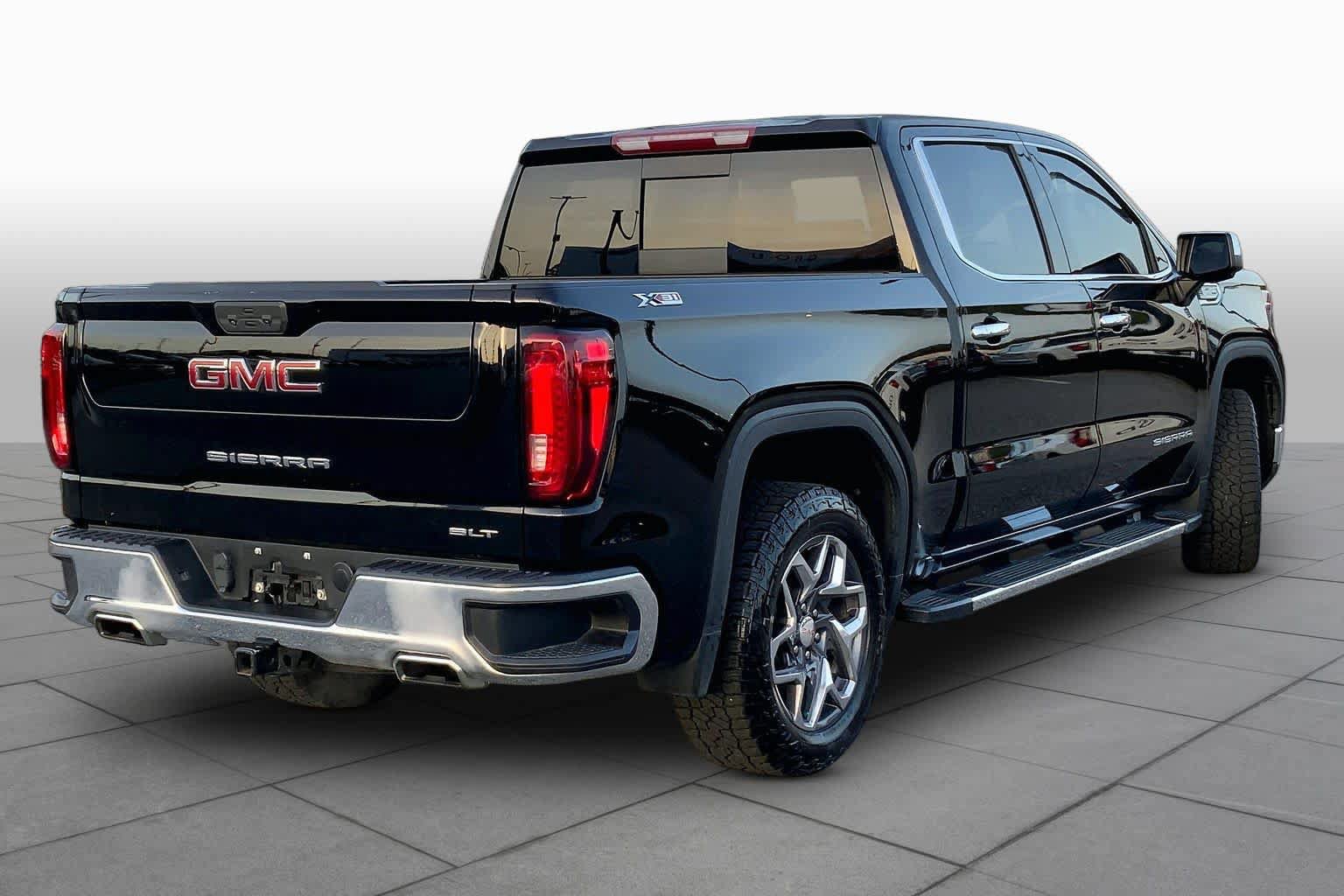 Used 2023 GMC Sierra 1500 SLT w/ SLT Premium Package AWD/4WD image 13