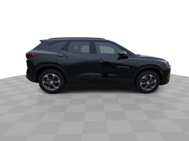 Used 2025 Chevrolet Blazer LT w/ LPO, Cargo Package FWD image 9
