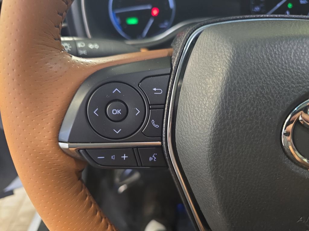 Used 2020 Toyota Avalon Limited image 17