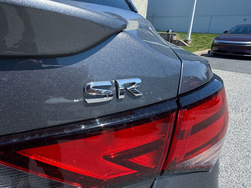 Used 2020 Nissan Sentra SR w/ Premium Package FWD image 7