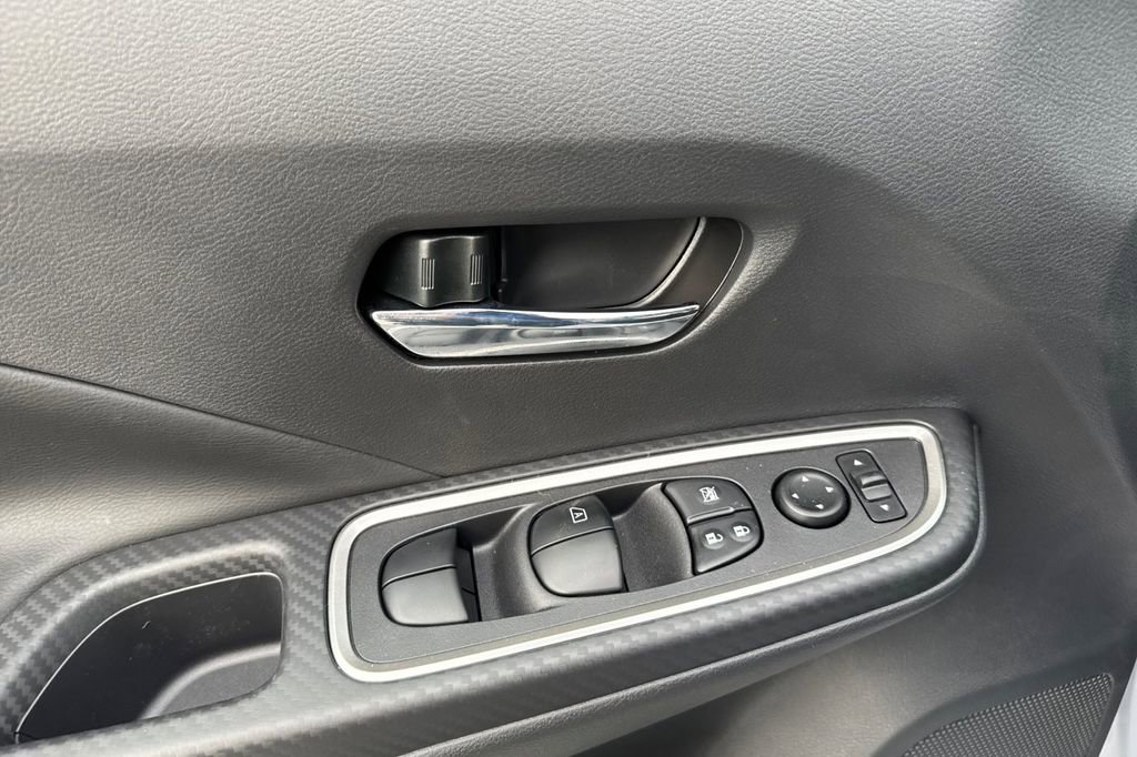 New 2025 Nissan Versa SR w/ Trunk Package image 8