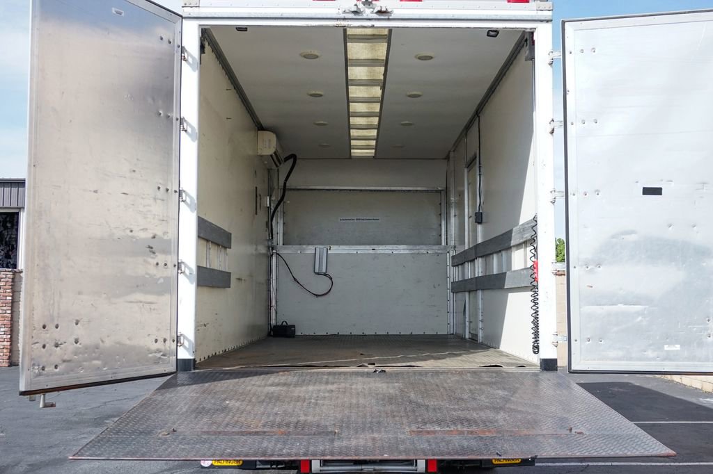 Used 2015 Ford F550 2WD Regular Cab Super Duty image 17