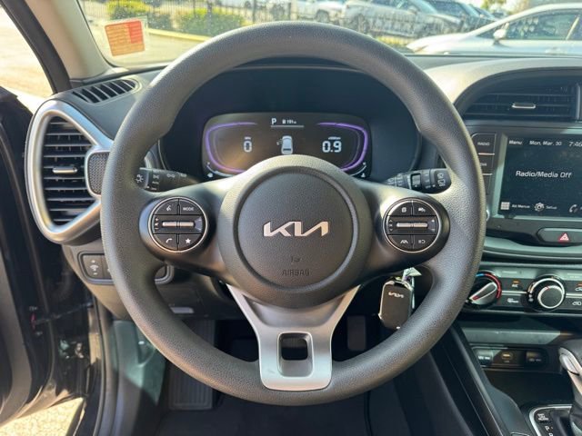 Certified 2025 Kia Soul LX w/ LX Technology Package image 25
