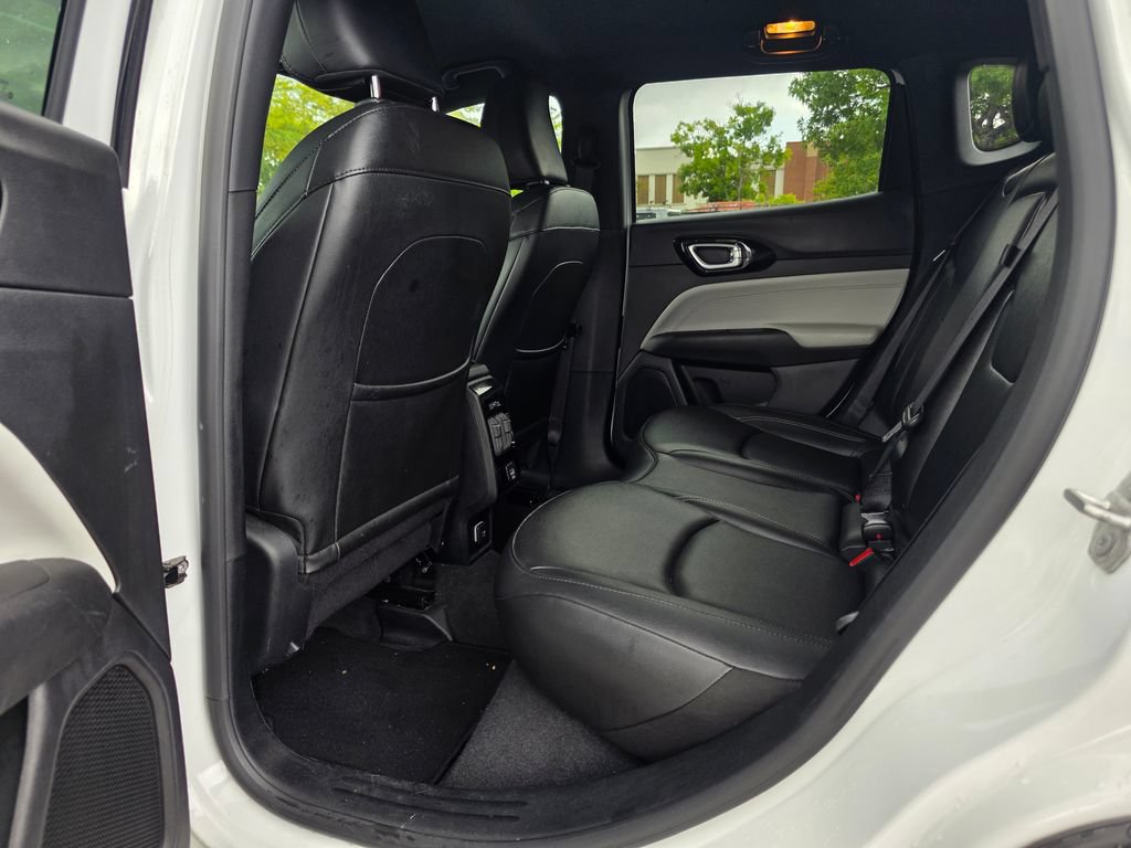 Used 2025 Jeep Compass Limited AWD/4WD image 28