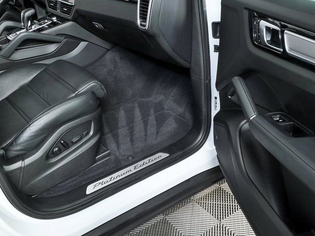 Used 2023 Porsche Cayenne image 26