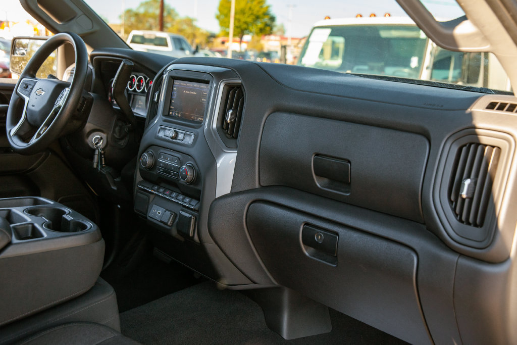 Used 2022 Chevrolet Silverado 1500 Custom w/ Safety Confidence Package RWD image 11