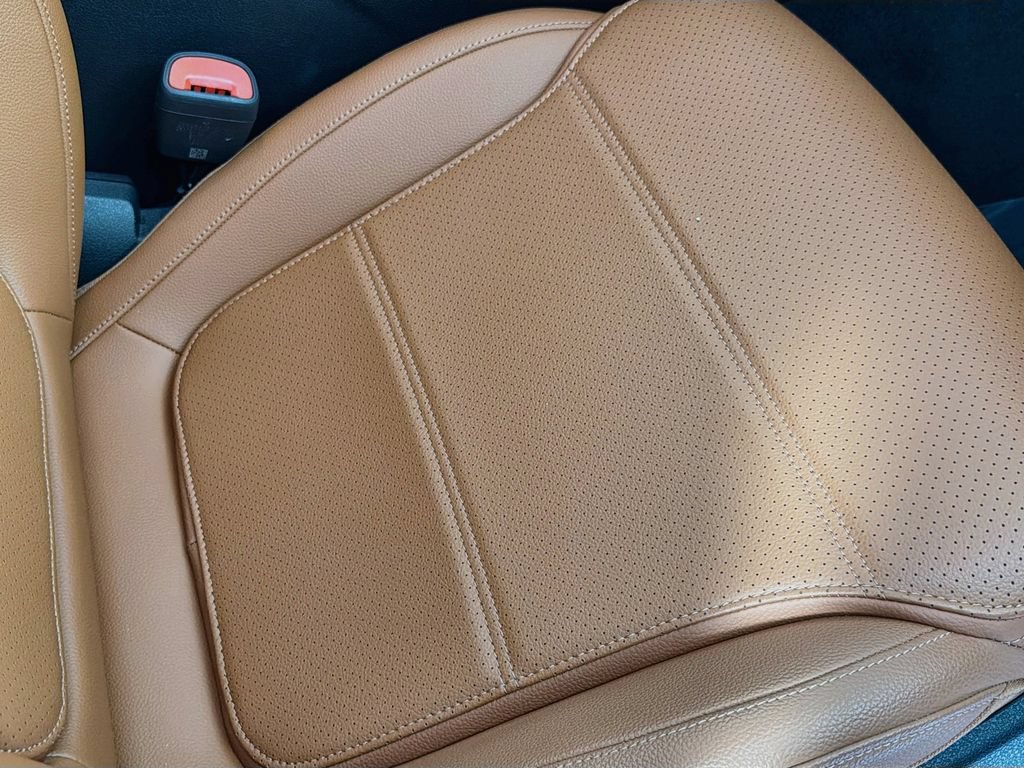 Used 2024 Mercedes-Benz GLC 300 image 38