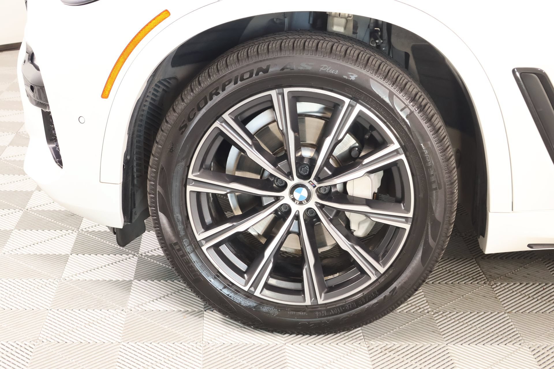 Used 2019 BMW X5 xDrive40i w/ M Sport Package AWD/4WD image 20